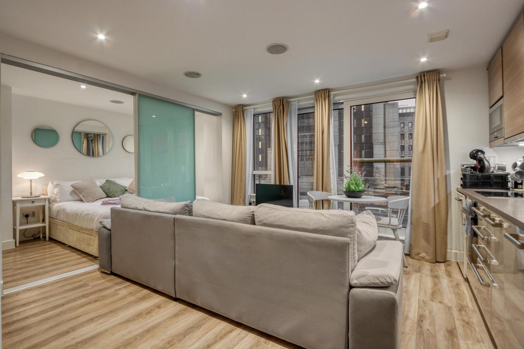 Stunning 1 Bed With Ac Next To Vauxhall Station Appartement