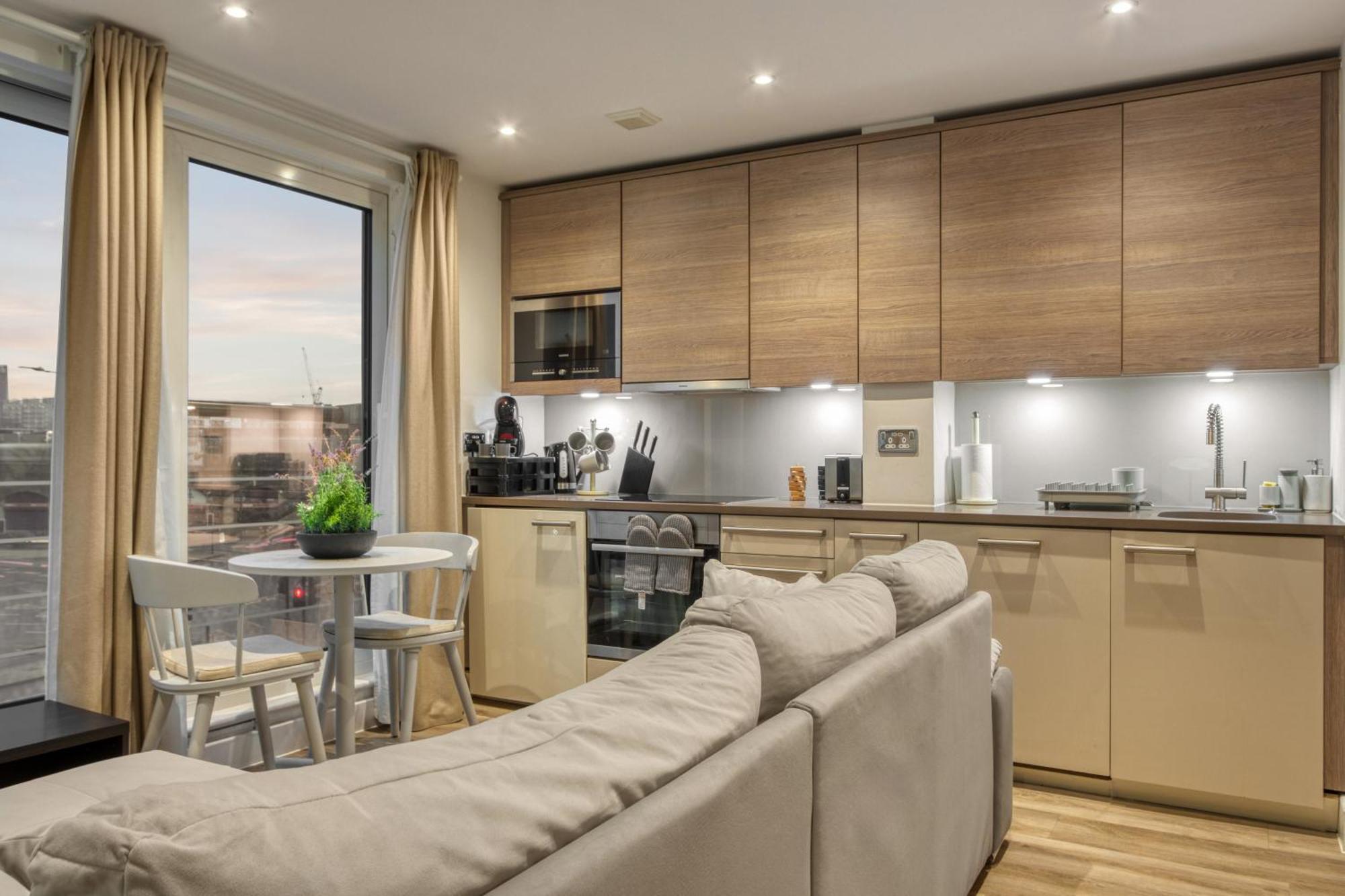 Stunning 1 Bed With Ac Next To Vauxhall Station Appartement Londres