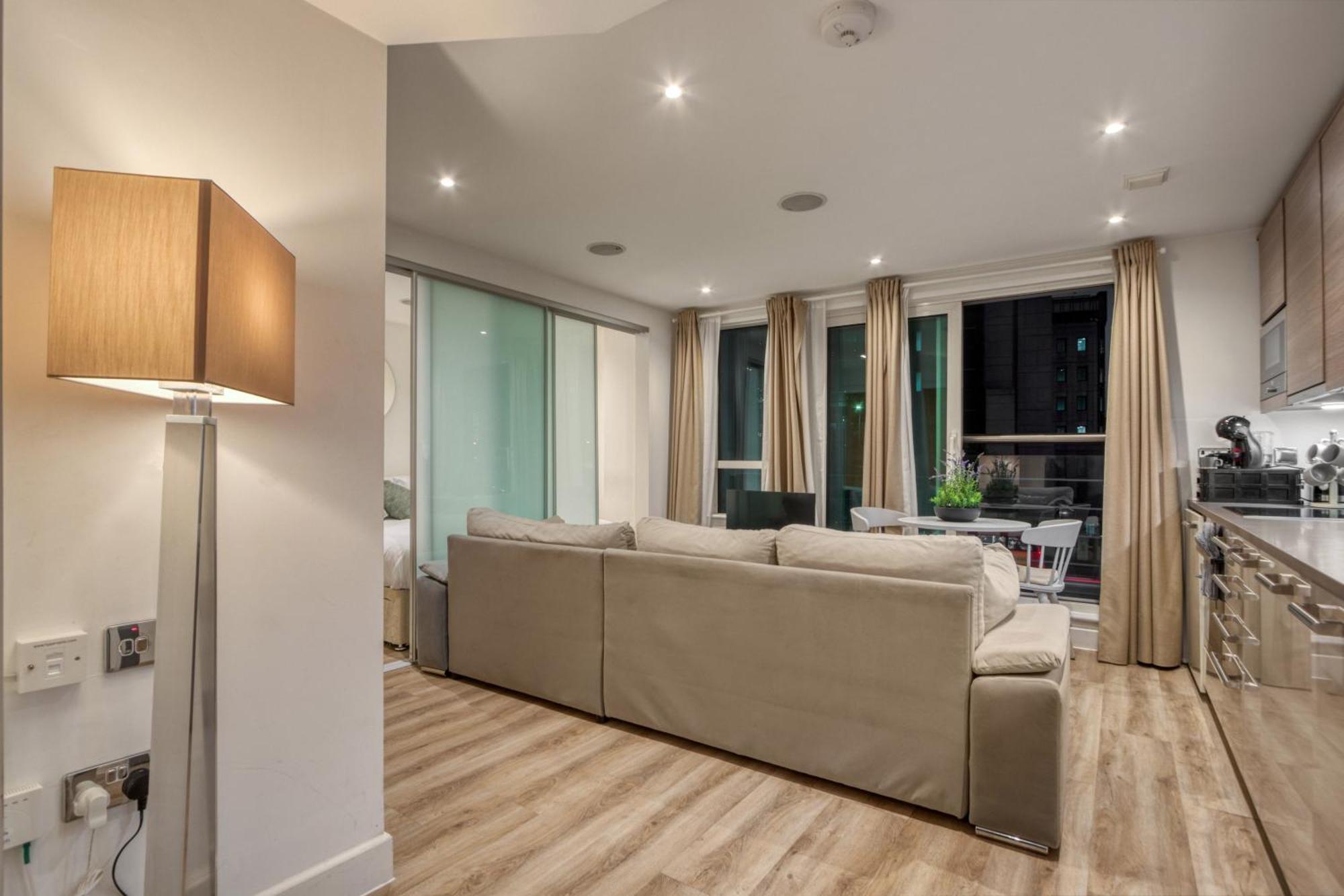 Stunning 1 Bed With Ac Next To Vauxhall Station Appartement