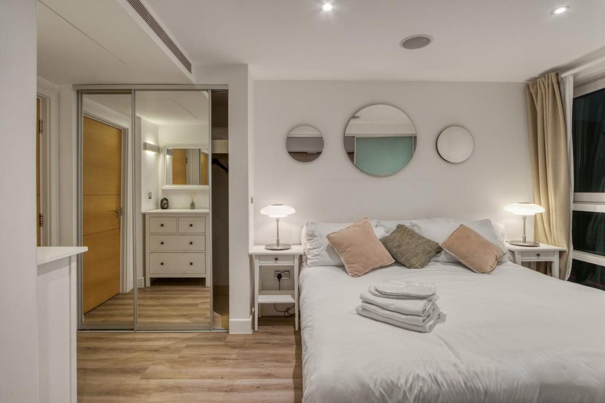 Stunning 1 Bed With Ac Next To Vauxhall Station Appartement Londres